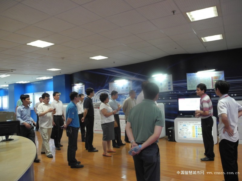 联盟一行参观江西省鄱湖云计算中心